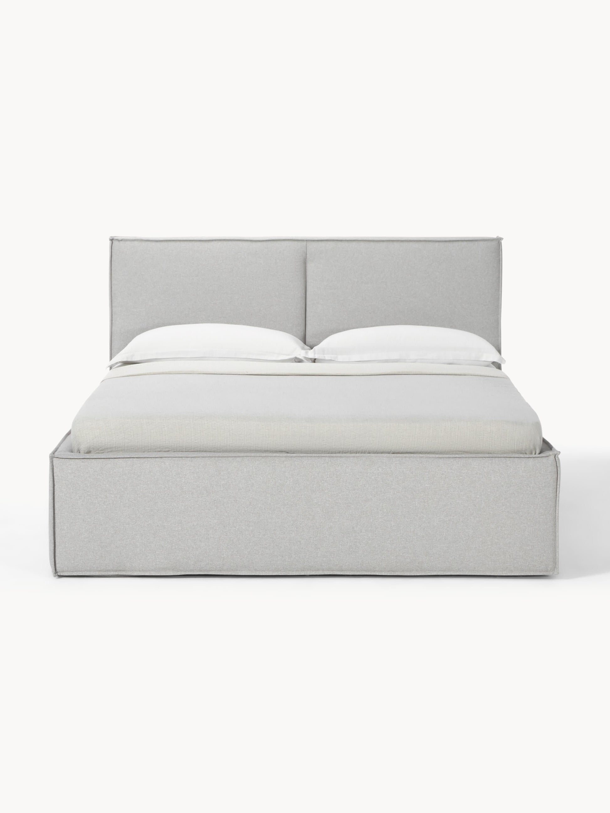 Dreanor Upholstered Bed