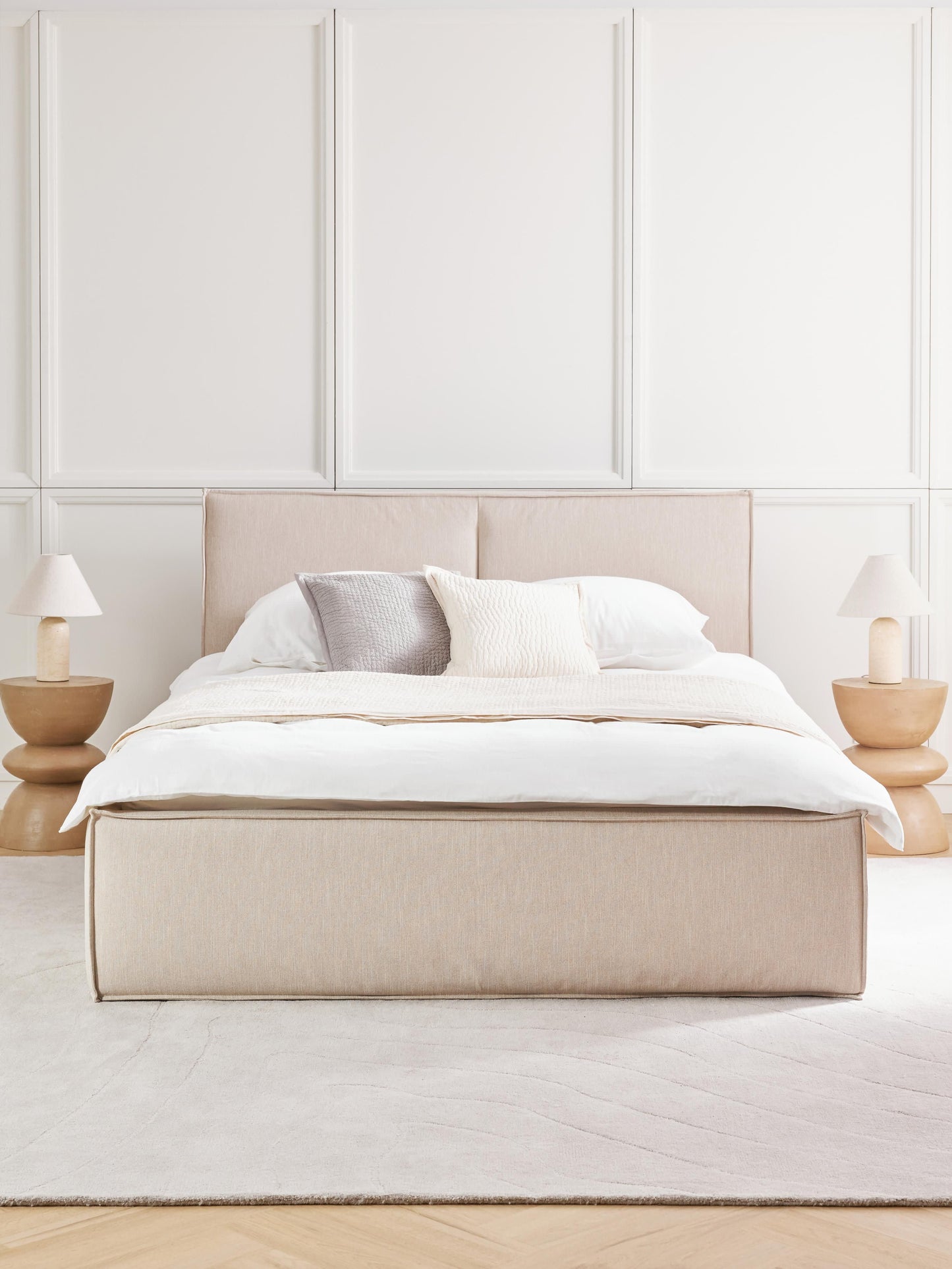 Dreanor Upholstered Bed with Storage
