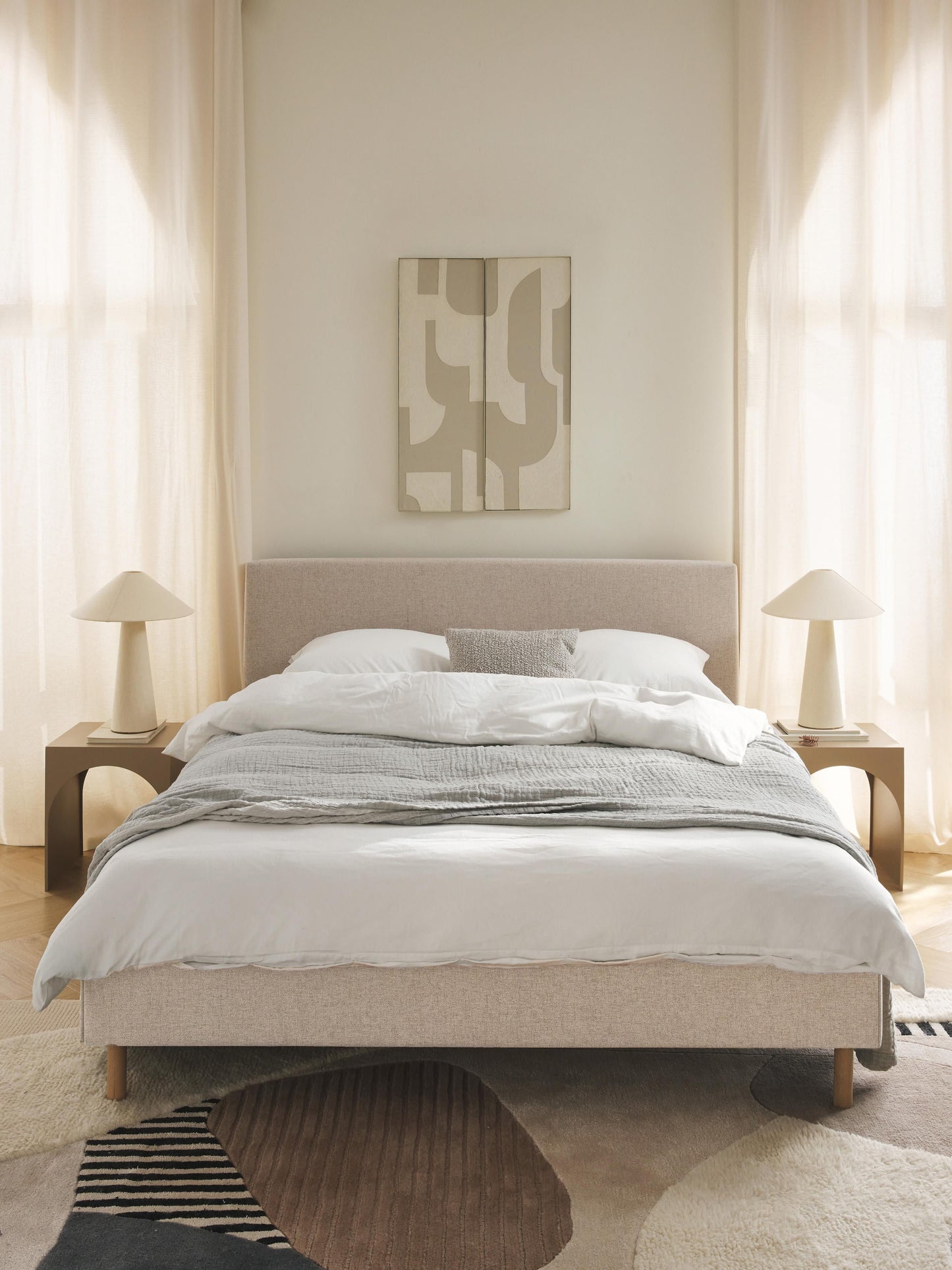 Giulessa Upholstered Bed with Wooden Feet