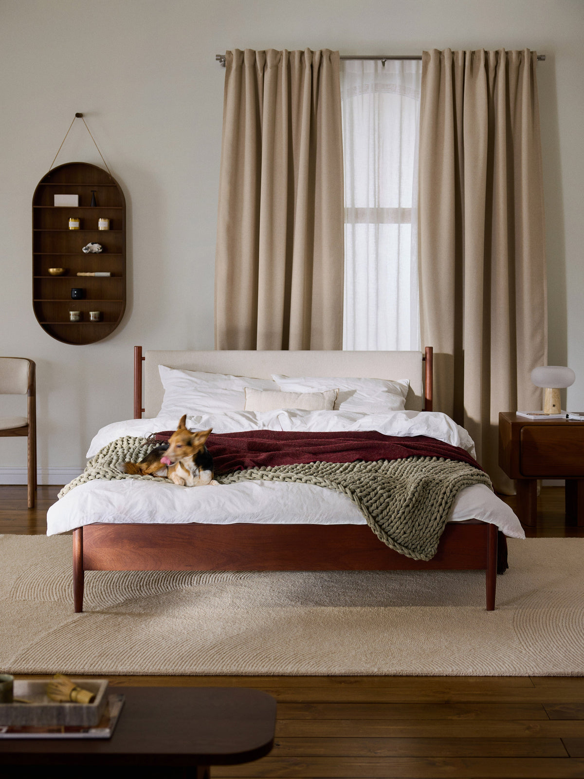 Paulver Bed in Mango Wood